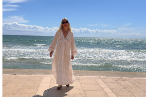 Constanze am Strand von Mallorca